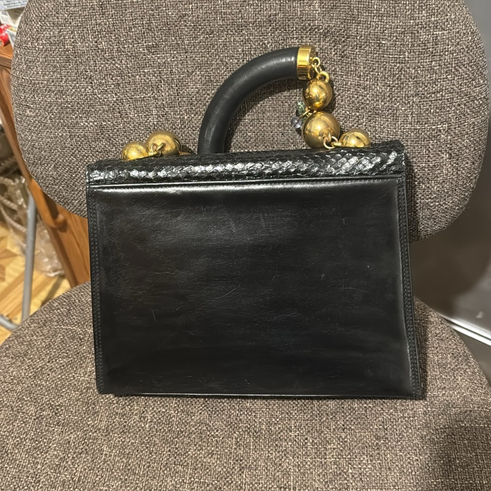 Gianni Versace handbag, original dustbag, minimum signs of wear & Keychain - Picture 5 of 16